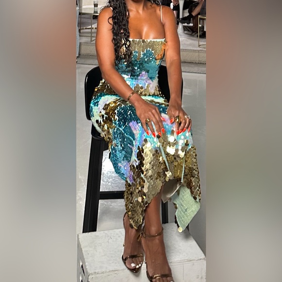 THE NEW ARRIVALS BY ILKYAZ OZEL
Phoenix Dress - Picture 4 of 7